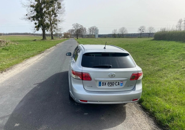 Toyota Avensis cena 19600 przebieg: 187000, rok produkcji 2011 z Chodzież małe 172